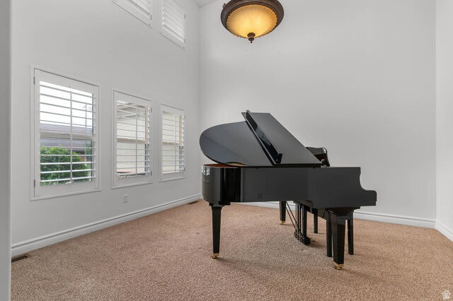 Property Photo: 439 E Stokes Ave UT 84020
