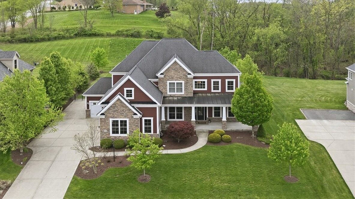 Property Photo:  303 Groomes Ct  PA 15090 
