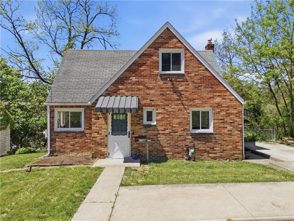 Property Photo:  2706 Kingwood Street  PA 15234 
