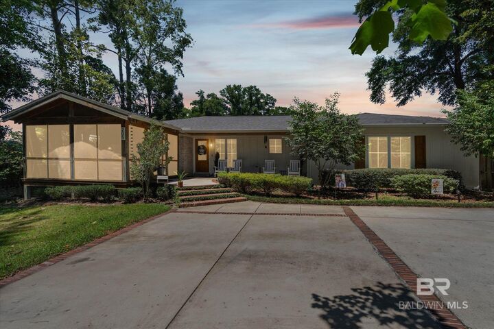 Property Photo:  205 Gayfer Court  AL 36532 