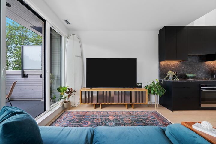 Property Photo: 650 E 2nd Street 201 BC V7M 1E3