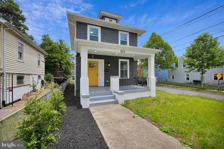 Property Photo:  823 46th Street NE  DC 20019 