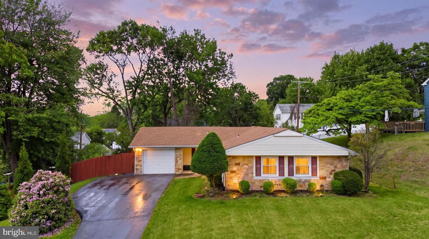 Property Photo:  2404 Keyberry Lane  MD 20715 