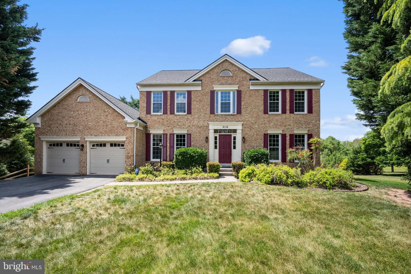 Property Photo:  6116 Oakengate Way  VA 20120 