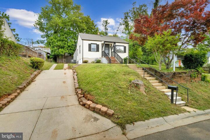 Property Photo:  11515 Goodloe Road  MD 20906 