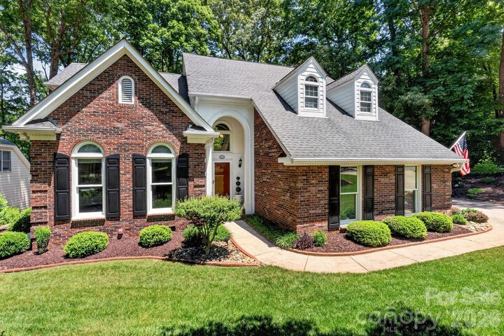 Property Photo:  15211 Sharrow Bay Court  NC 28078 