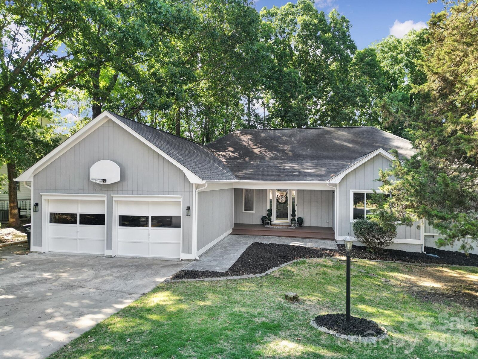 Property Photo: 26037 Windjammer Drive SC 29708