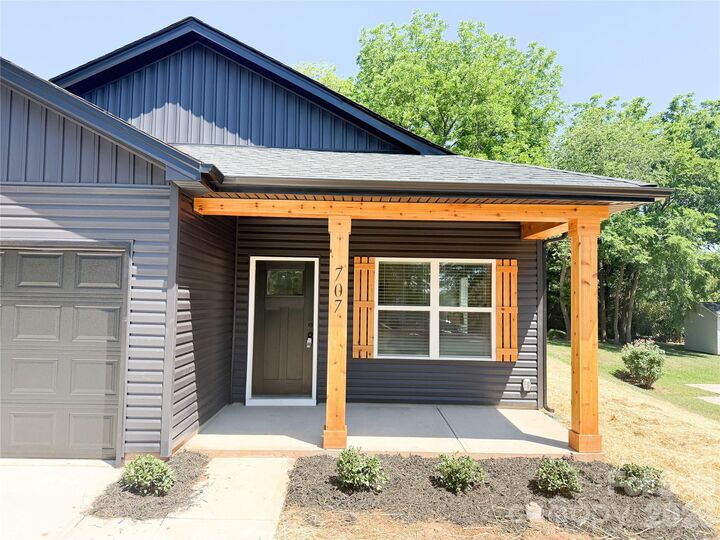 Property Photo: 707 Robin Avenue NC 28081