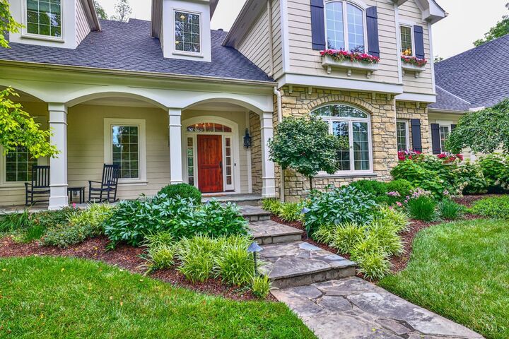 Property Photo:  8060 Chinquapin Lane  OH 45243 