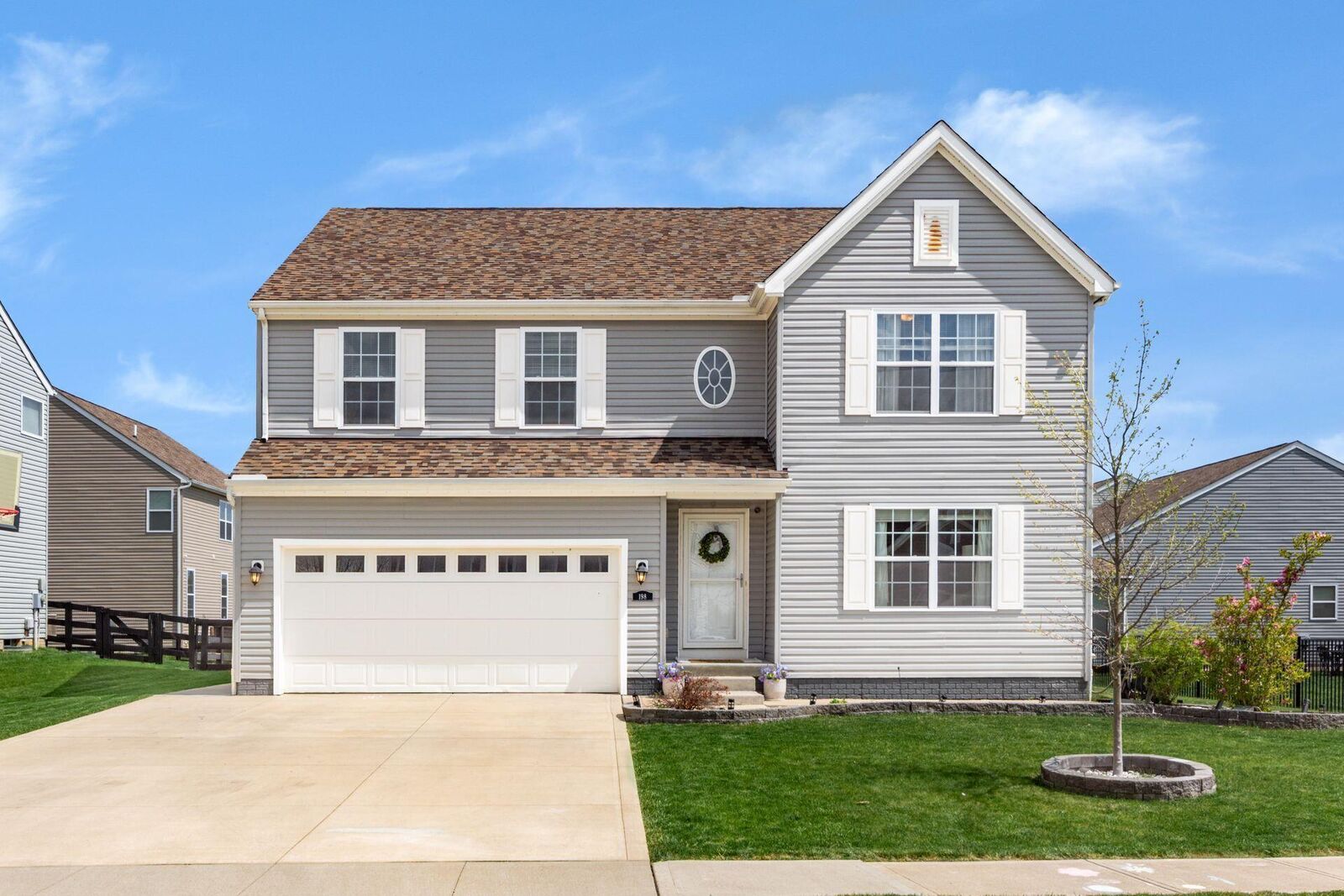 Property Photo:  198 Rosewood SW Loop  OH 43116 