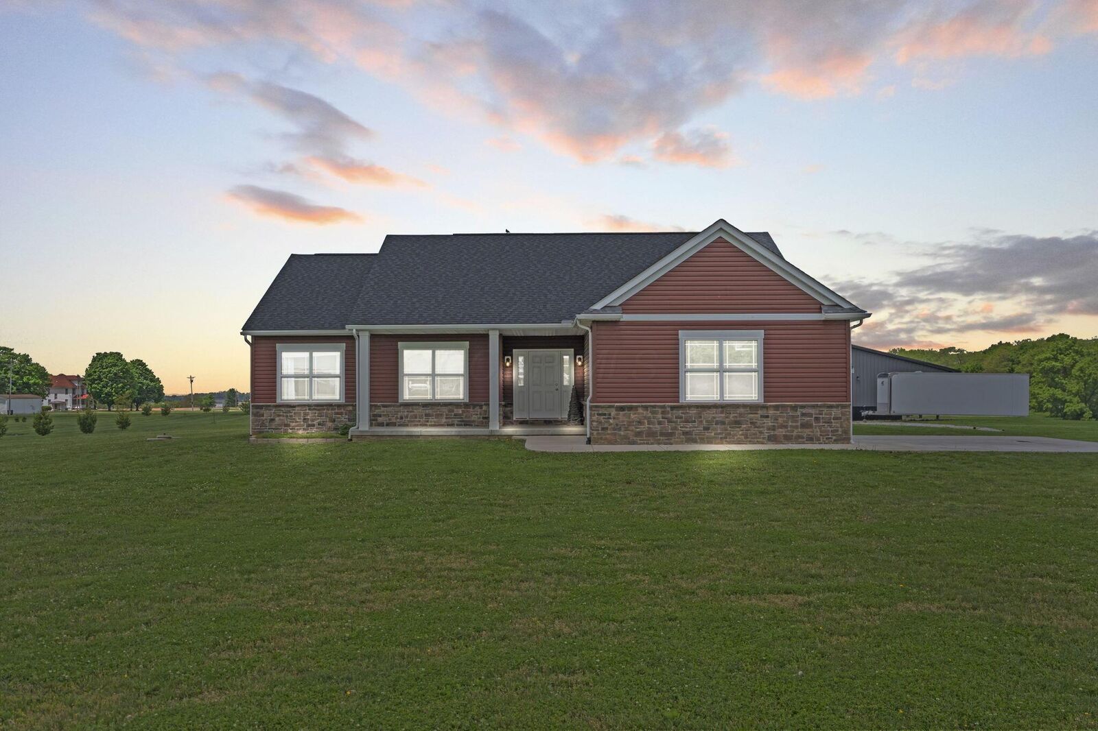 Property Photo: 26927 Gay Dreisbach Road OH 43113