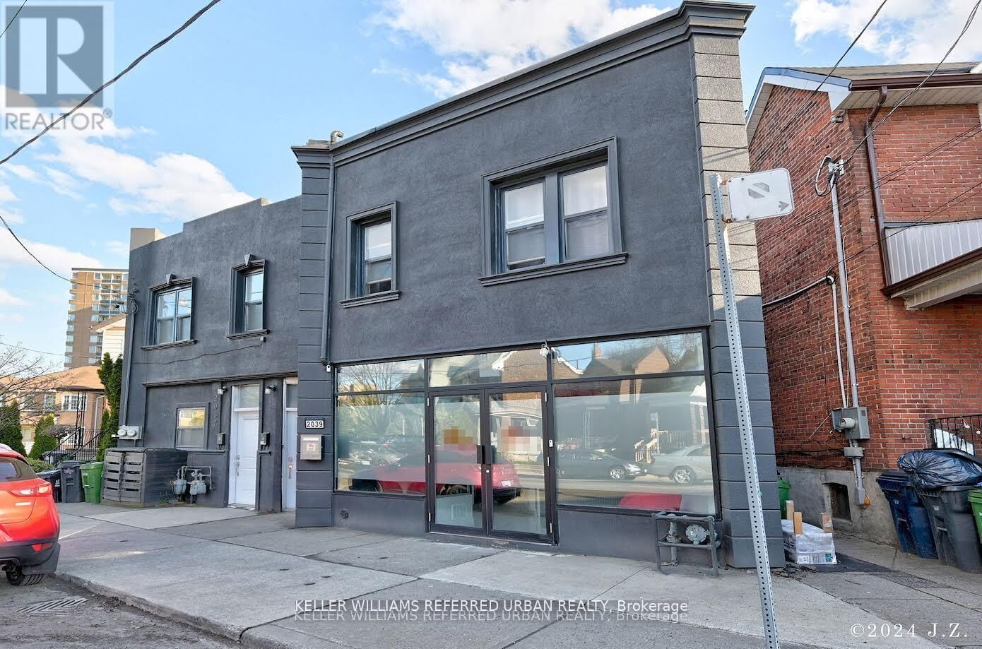 Property Photo:  2039 Davenport Road Unit B  ON M6N 1C5 