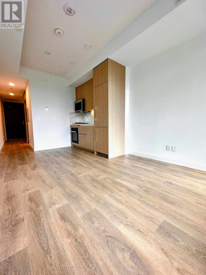 Property Photo:  75 Billes Heights 1009  ON M2K 0J8 