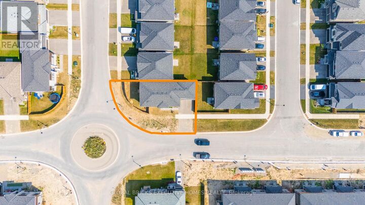 Property Photo:  183 Longboat Run West  ON N3T 5L5 