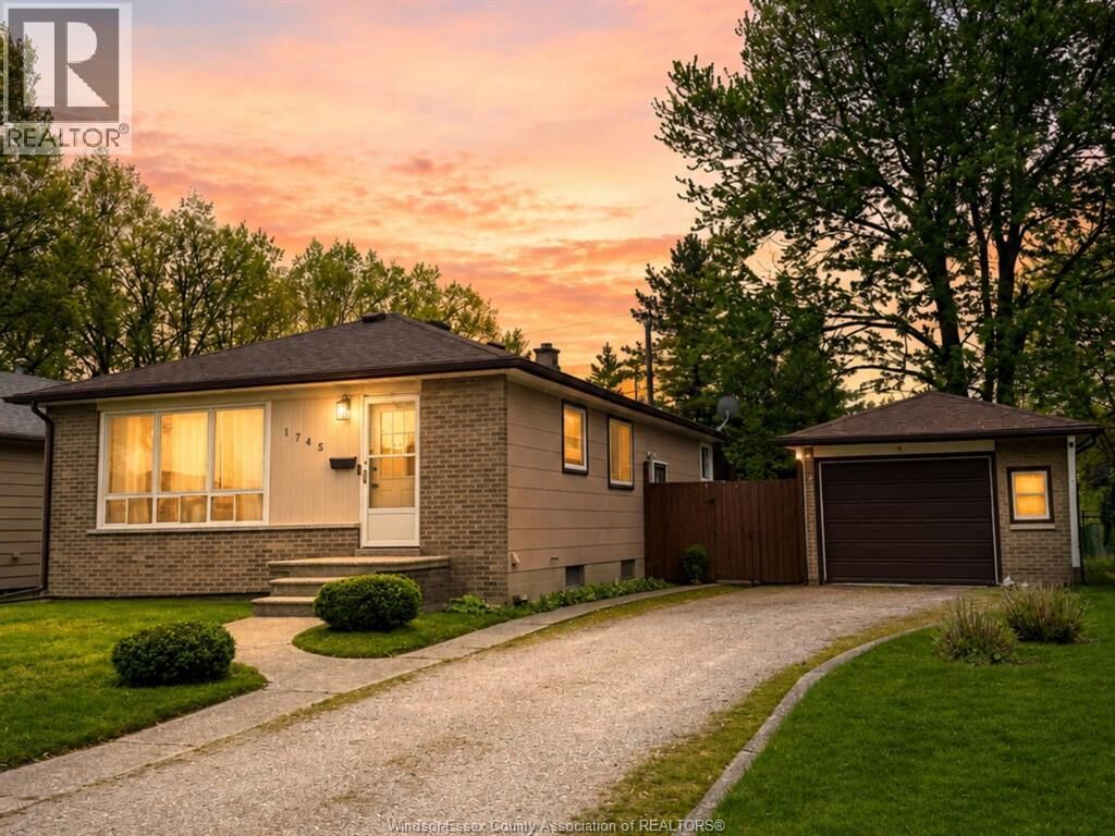 Property Photo:  1745 Sun Valley Drive  ON N9C 3R1 