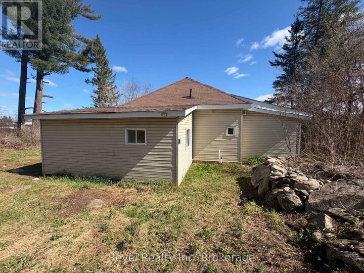 Property Photo:  442 Pine Street  ON P0H 1V0 