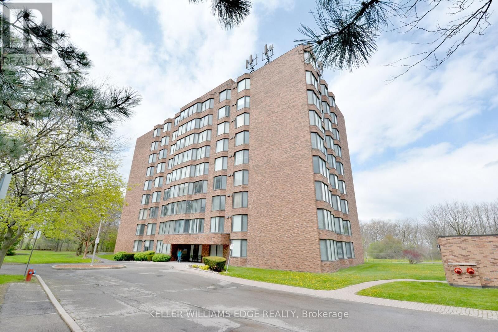 Property Photo:  180 Limeridge Road West  ON L9C 7C7 