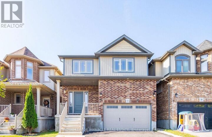 Property Photo:  11 Burcombe Cross Upper Bdrm  ON N1L 0N4 