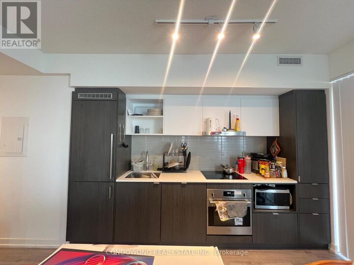 Property Photo:  138 Downes Street 2307  ON M5E 0E4 
