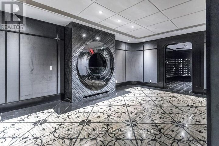 Property Photo:  88 Blue Jays Way 3806  ON M5V 0L7 