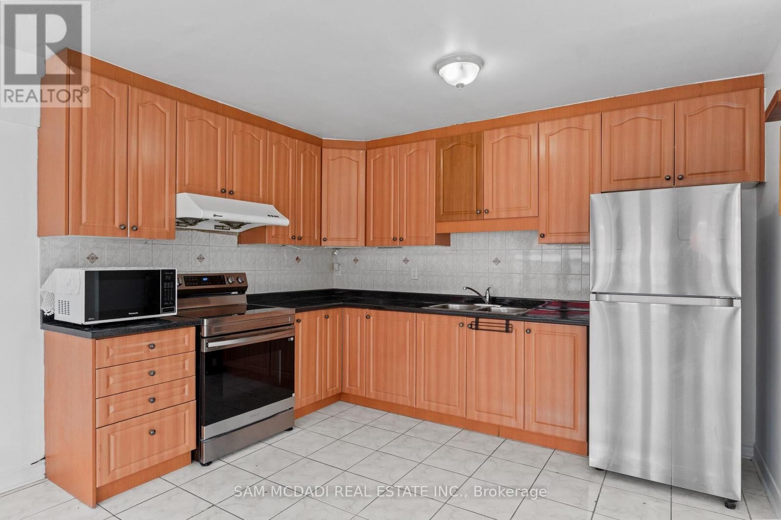 Property Photo:  2922 Islington Avenue 3  ON M9L 2K4 