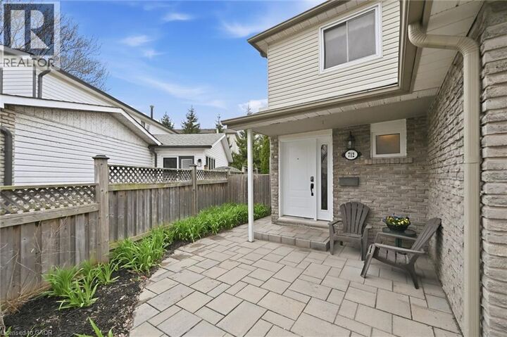 Property Photo:  712 Auburn Crescent  ON L7L 5B2 