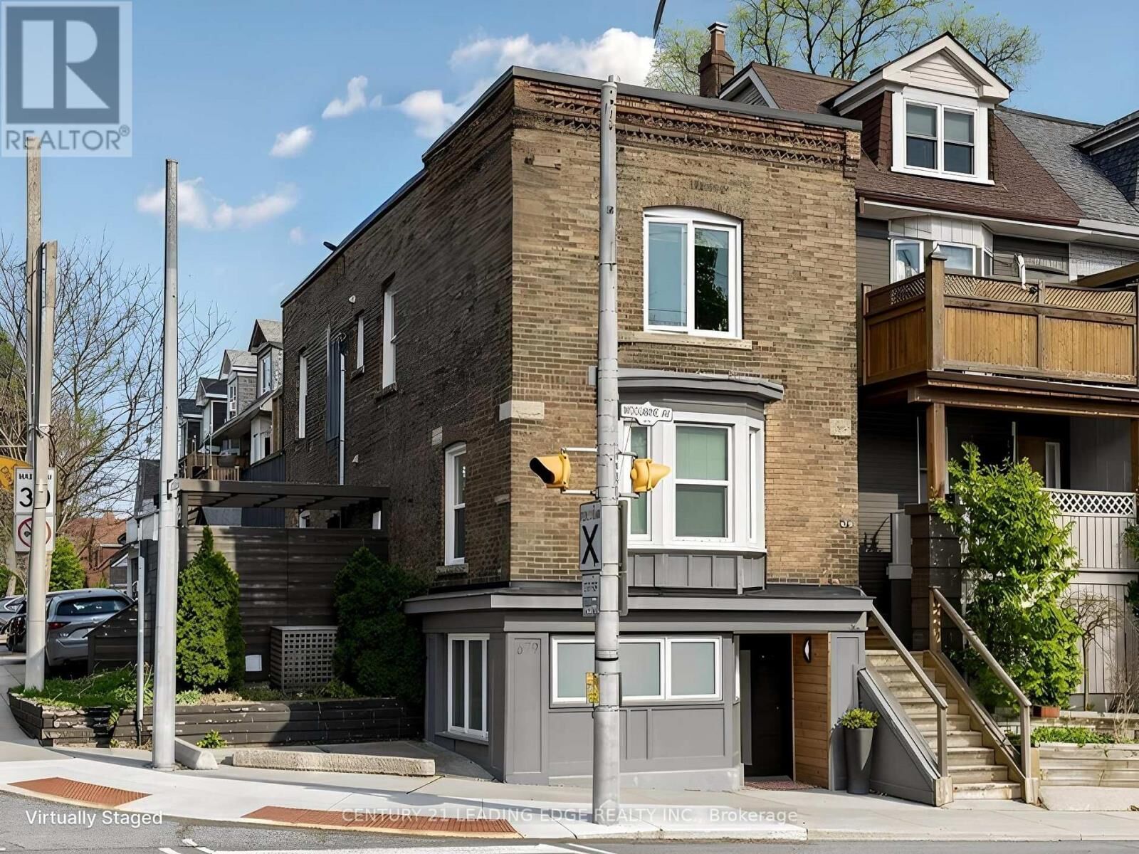 Property Photo:  679 Woodbine Avenue East 2nd Flr  ON M4E 2J3 