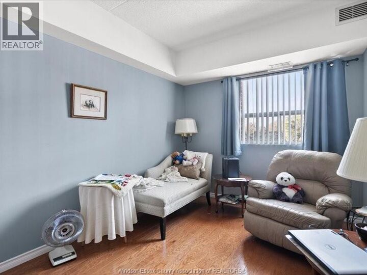 Property Photo:  8335 Wyandotte Street East 203  ON N8S 4S8 