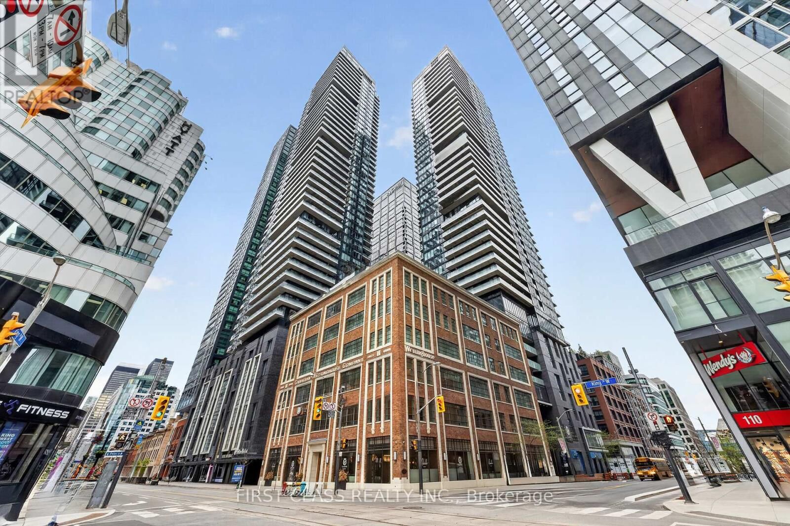 Property Photo:  115 Blue Jays Way 1709  ON M5V 3T3 