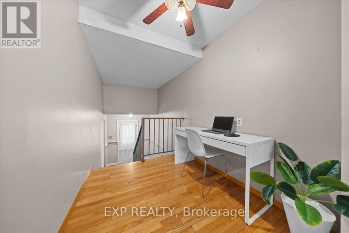 Property Photo:  140 Castlegreen Private  ON K1T 3N2 