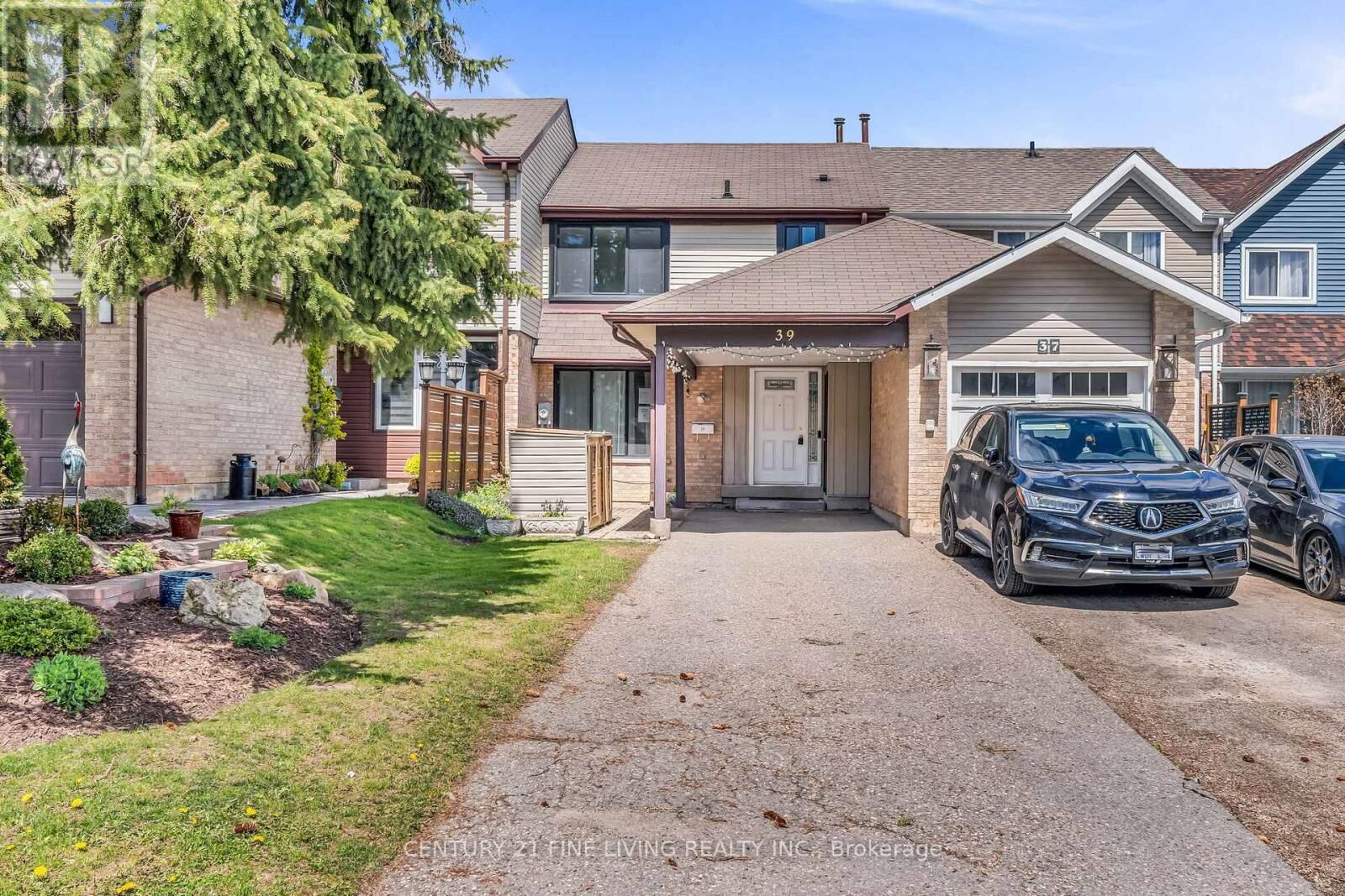 Property Photo:  39 Rushmore Crescent  ON L6Z 1R1 
