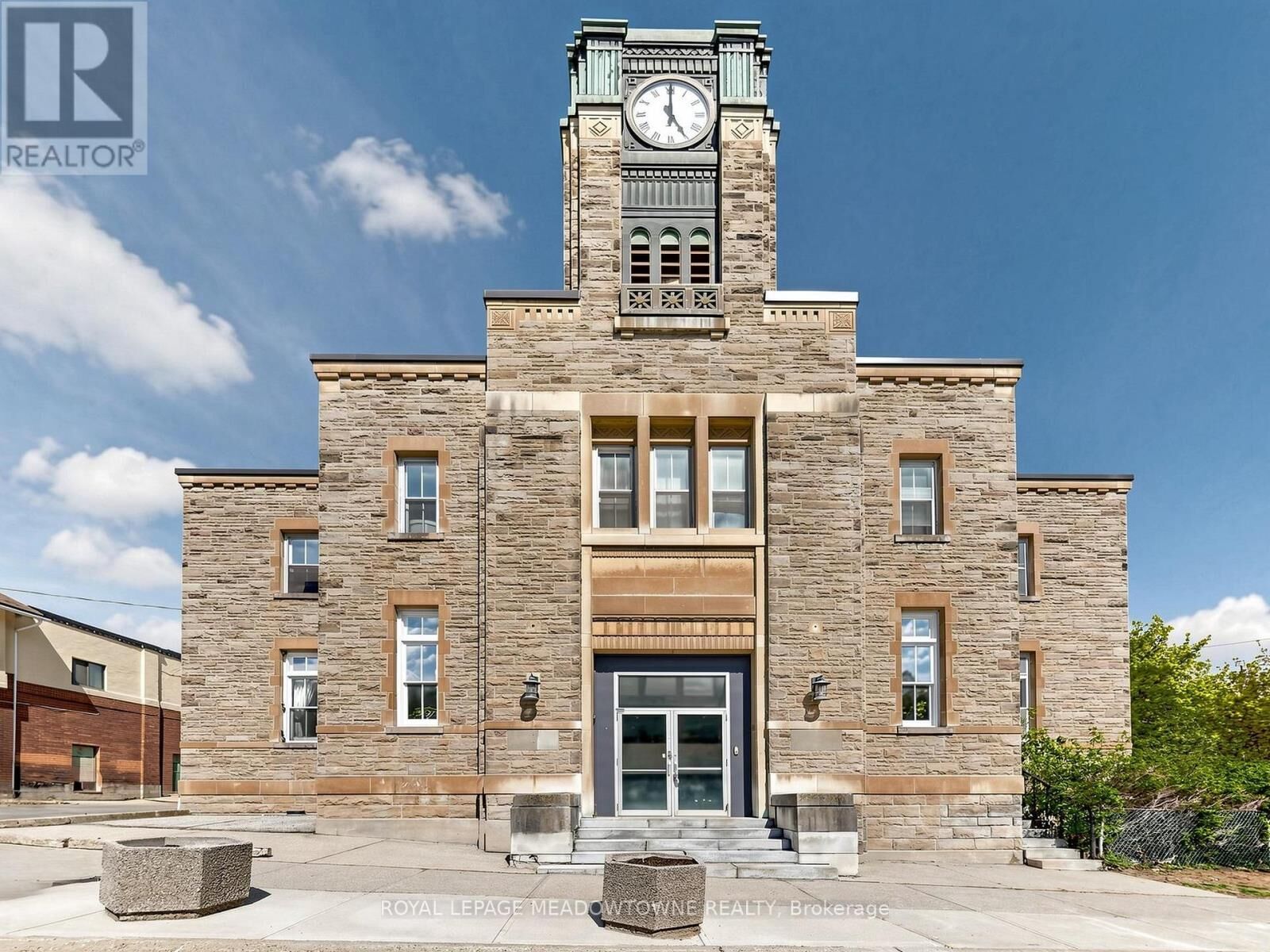 Property Photo:  70 Mill Street 10  ON L7G 2C9 