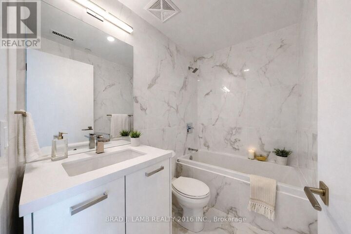 Property Photo:  284 King Street East 1702  ON M5A 1K4 