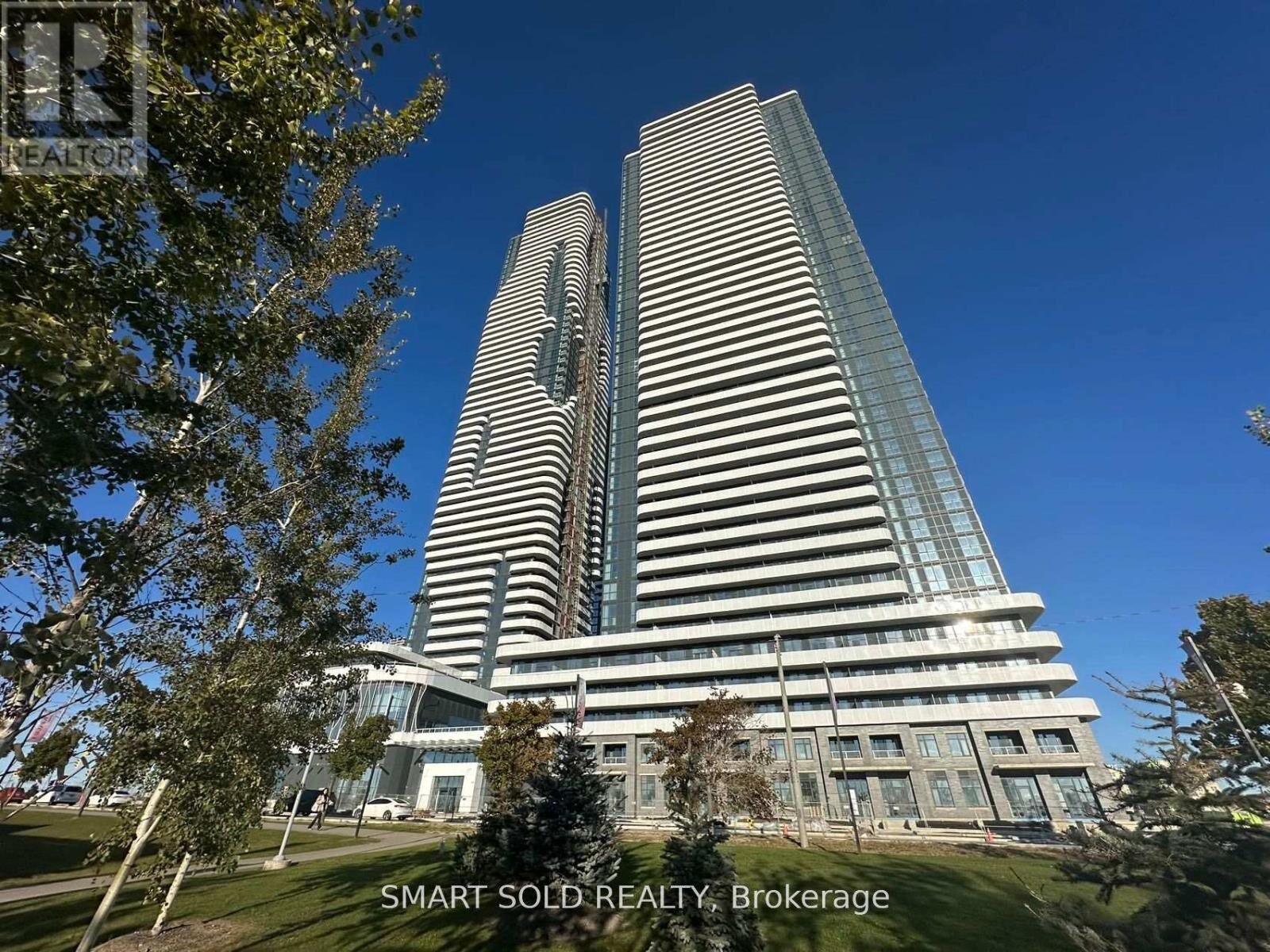 Property Photo:  195 Commerce Street 608  ON L4K 5Z7 