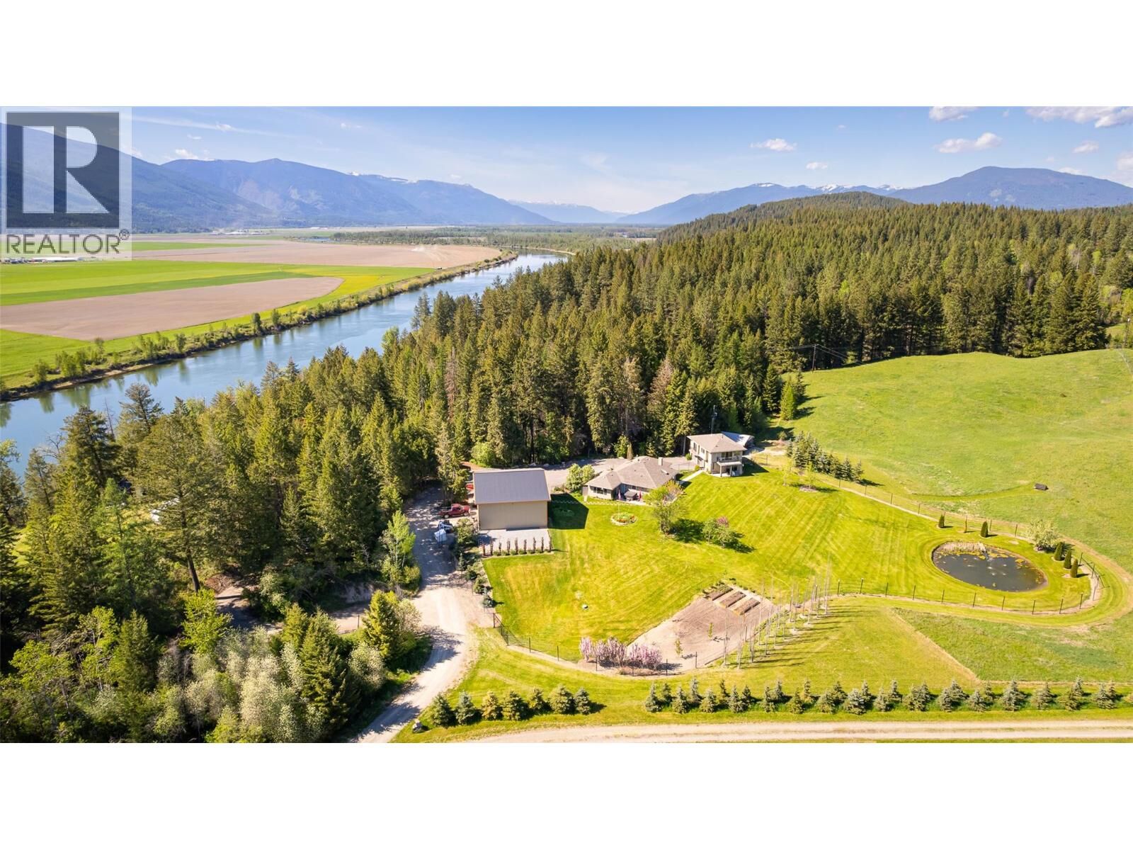 Property Photo: 210 21 Highway BC V0B 1G2