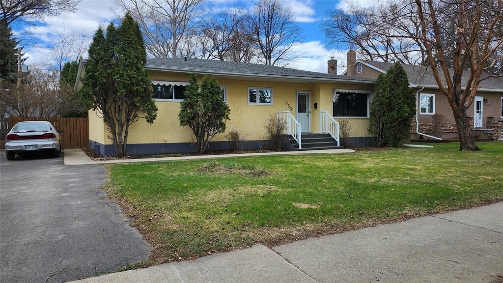 Property Photo:  653 24th Street  MB R7B 1X8 