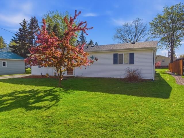 Property Photo:  606 N Plum Avenue  WI 54449 