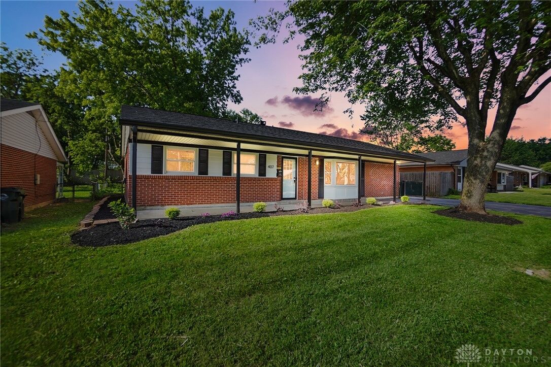 Property Photo: 407 Joellen Place OH 45322