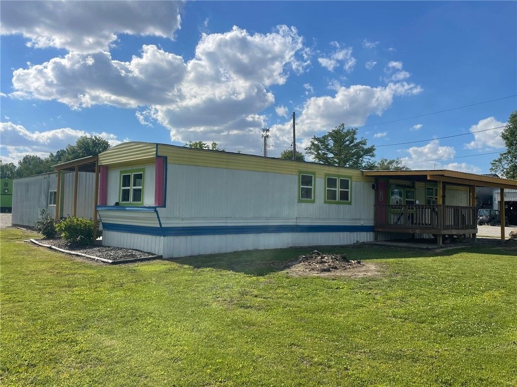 Property Photo: 104 N Early Street IL 62480