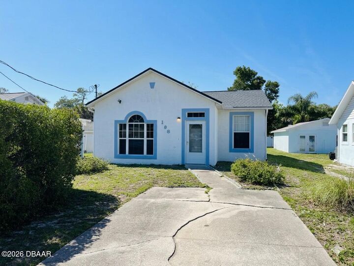 Property Photo:  108 North Street  FL 32168 