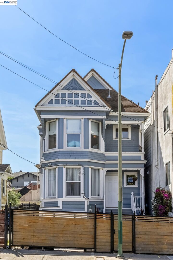 Property Photo: 1806 8th Ave CA 94606