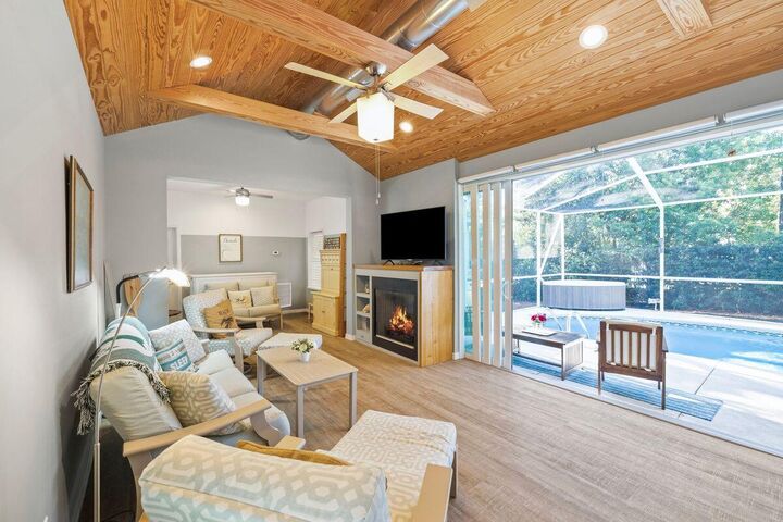 Property Photo:  221 San Juan Avenue  FL 32459 