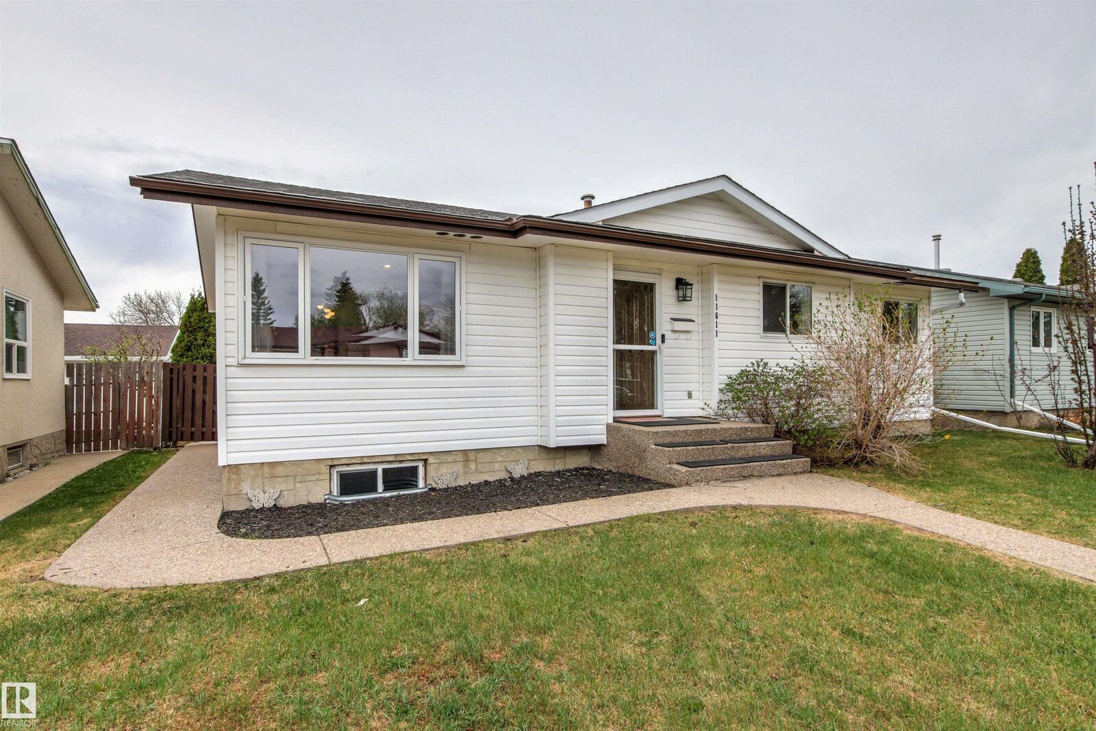 Property Photo:  11611 151 Avenue NW  AB T5X 1C5 