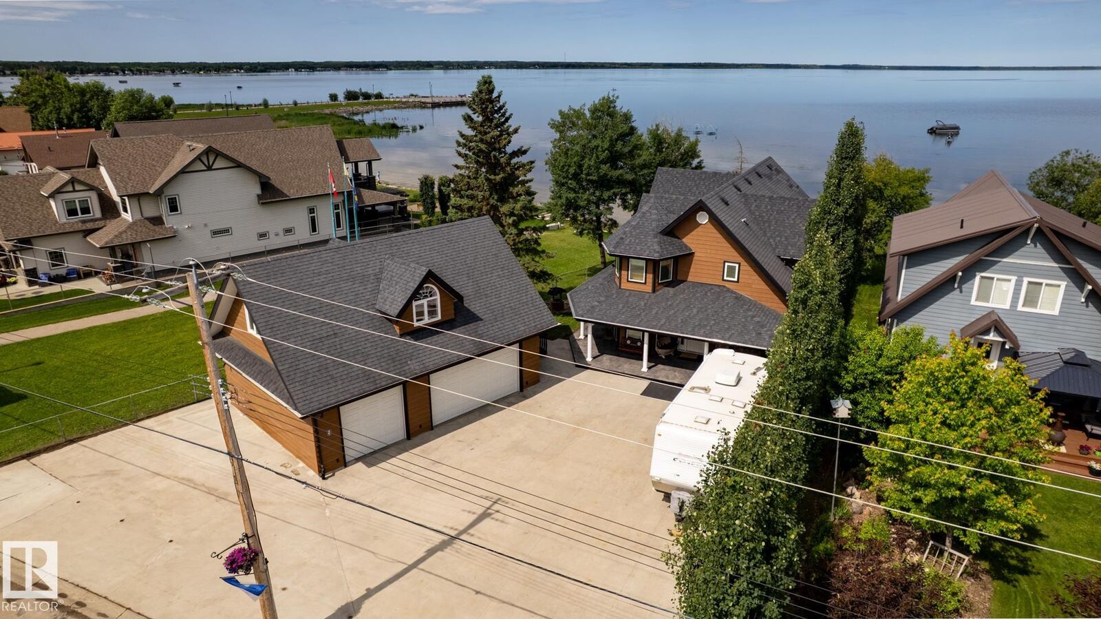 Property Photo: 4632 50 Avenue AB T0E 0A0