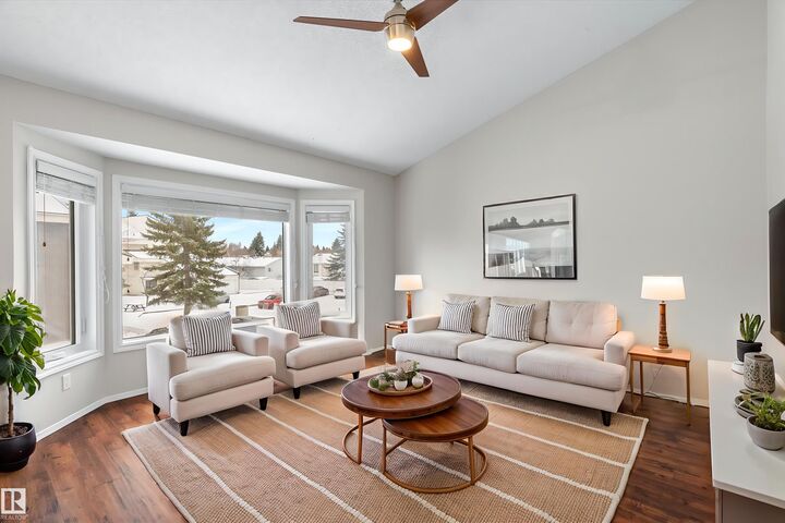 Property Photo:  90 Liberton Drive 4  AB T8N 5Z6 