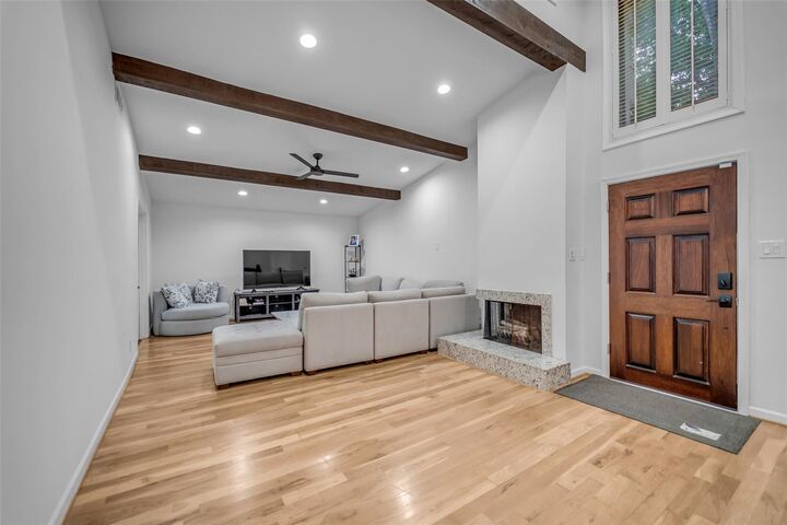 Property Photo: 7915 Greenbush Street TX 77025