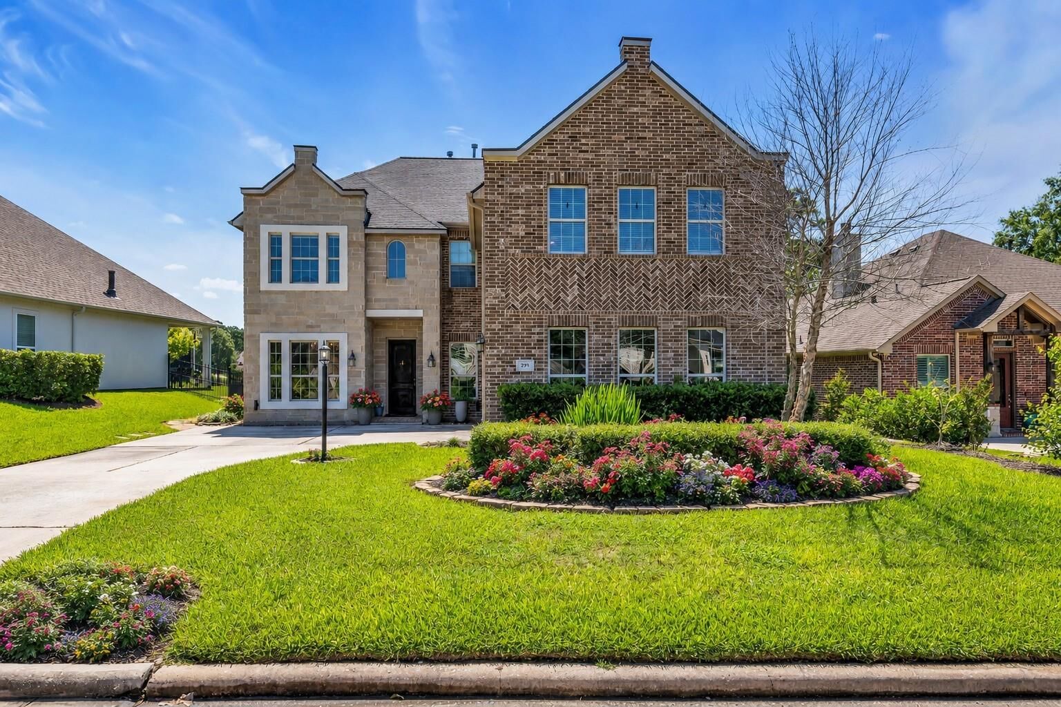 Property Photo:  293 Camden Hills Drive  TX 77356 