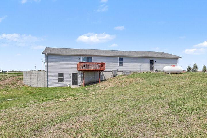 Property Photo:  1802 Elk Horn Trail  IA 50214 