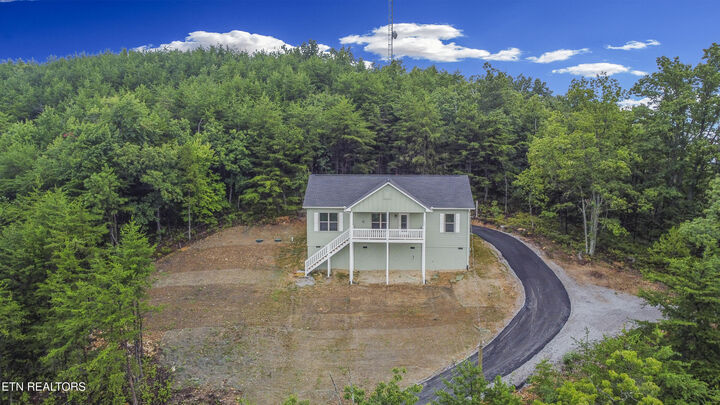 Property Photo:  2609 Mountain Blvd  TN 37876 