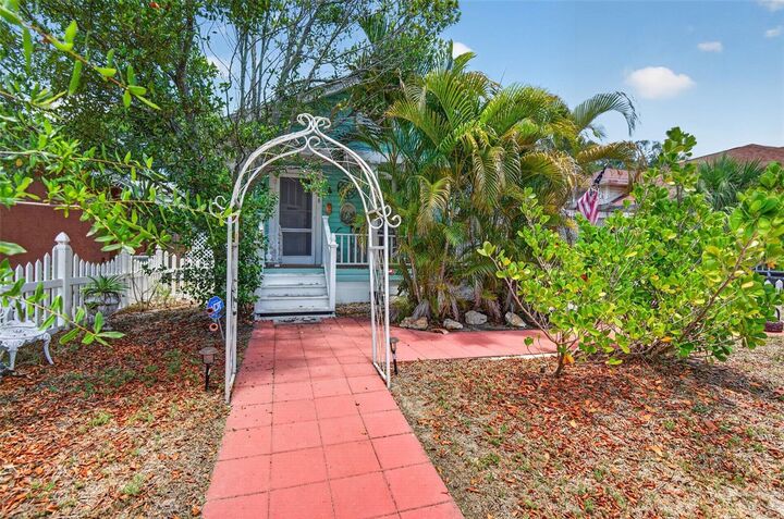 Property Photo: 608 Belleview Boulevard FL 33756